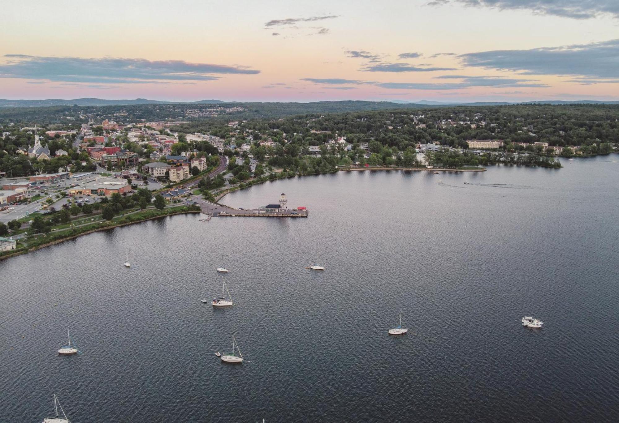 Hotel - Experience - Quartier Des Marinas Magog Екстериор снимка