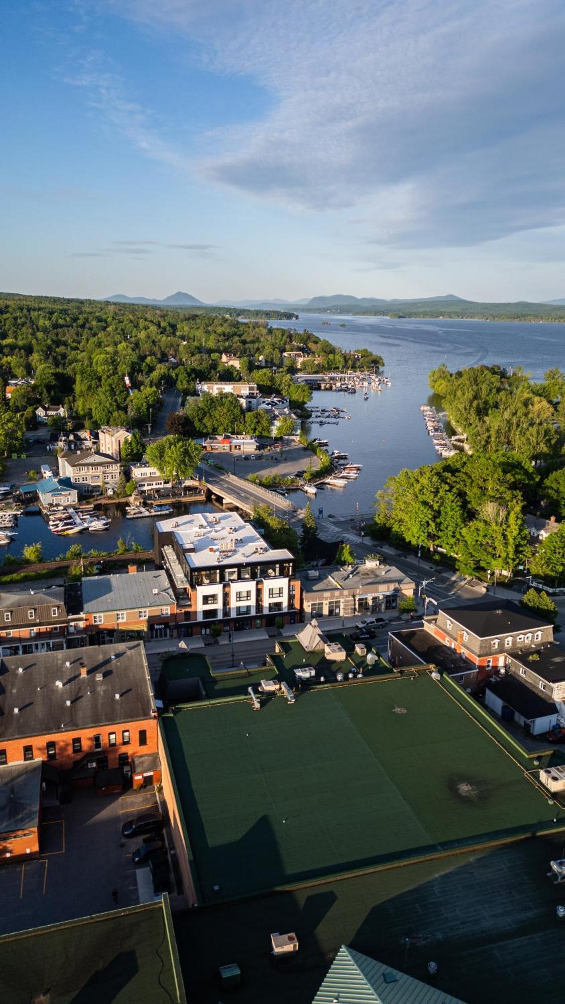 Hotel - Experience - Quartier Des Marinas Magog Екстериор снимка